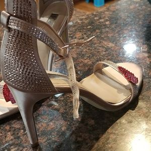 Shoes/High heel wrap around ankle